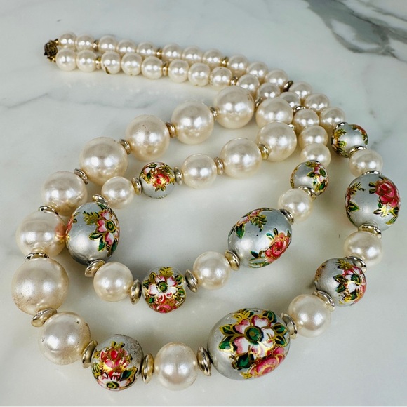 Vintage Jewelry - Vintage Faux Pearl & Hand Painted Floral Beaded Statement Necklace Gold Tone 26”